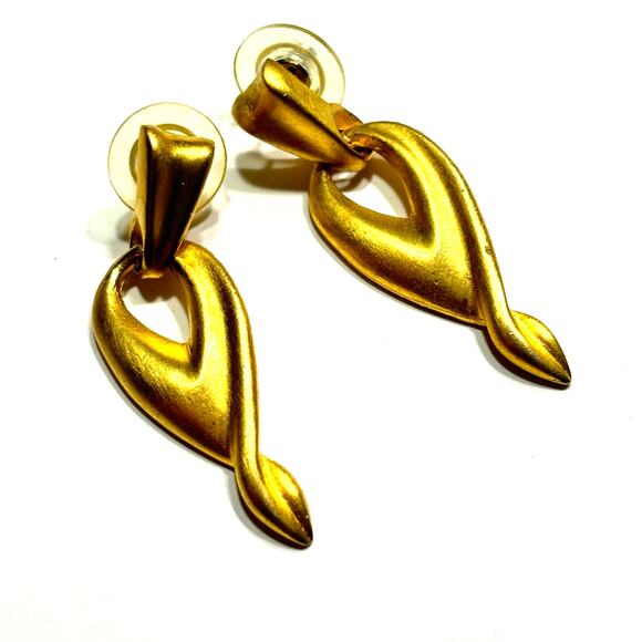 Pierced earrings rich brushed finish gold mod drop dangle doorknocker style - Picture 1 of 5
